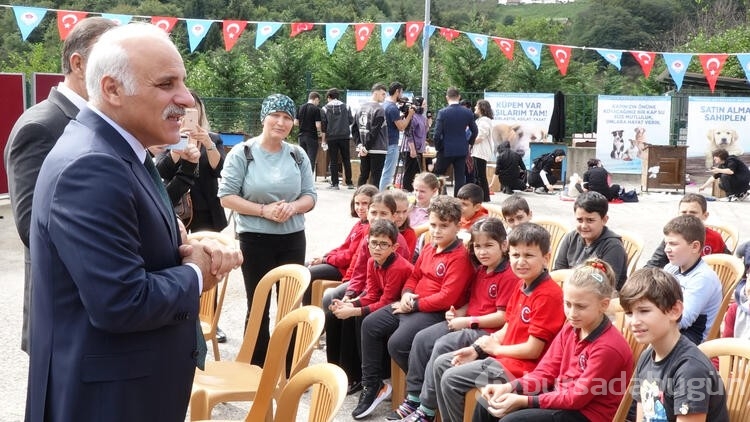 Trabzon'da ilköğretim ve ana sınıfı öğrencilerden hayvan barınağına ziyaret