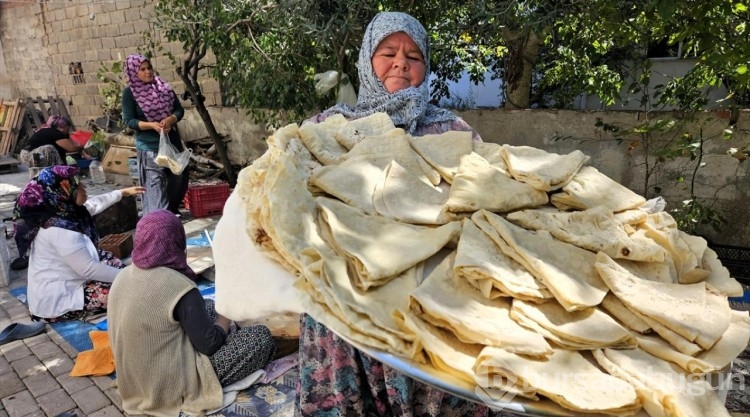 Balıkesir'de kadınların "imece" usulü kış hazırlığı telaşı