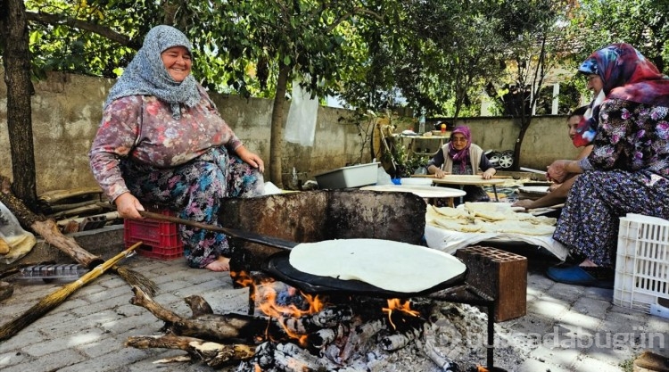 Balıkesir'de kadınların "imece" usulü kış hazırlığı telaşı