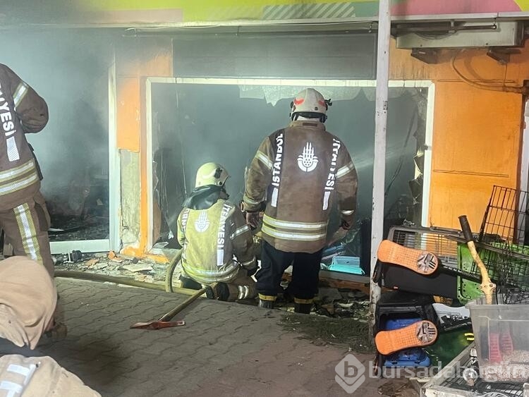 Maltepe'de petshopta yangın çıktı