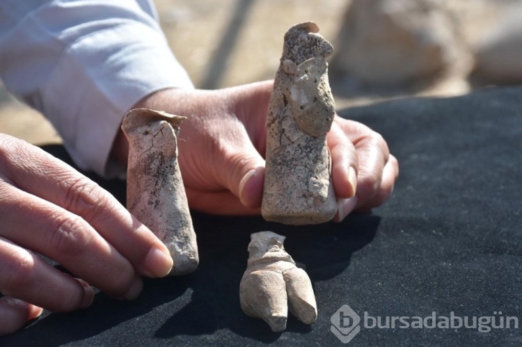 Ulucak Höyüğü'nde 7 bin 700 yıllık insan figürleri bulundu