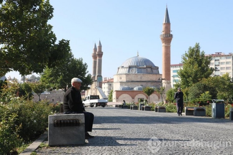 Kışlıklar dolaptan çıktı! Termometreler 1 dereceyi gösterdi

