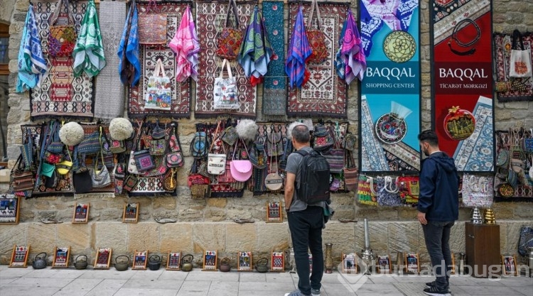 Azerbaycan manzarası ve doğal güzelliğiyle ziyaretçilerin ilgisini çekiyor
