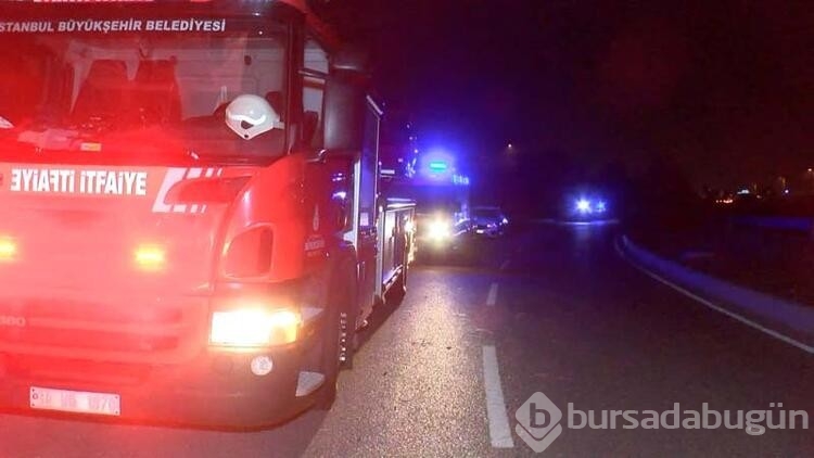 Tuzla'da, TIR dorsesinde garaja götürülen 6 adet elektrikli otomobil alev aldı
