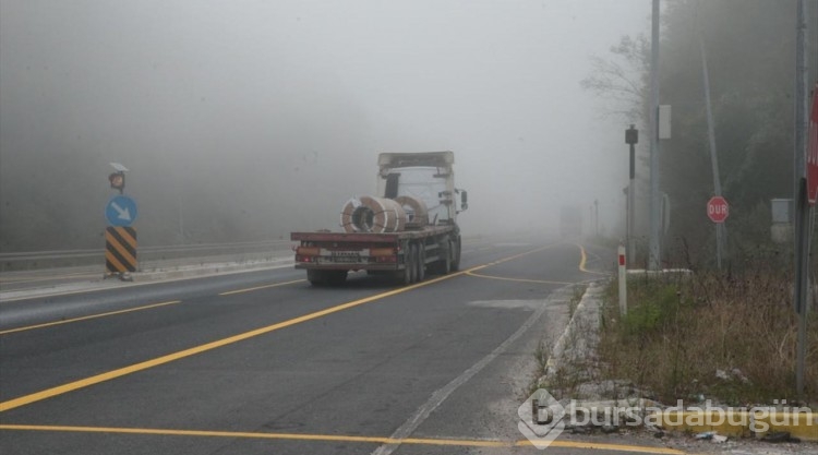 Bolu Dağı'nda sis yüzünden yollar görünmez halde