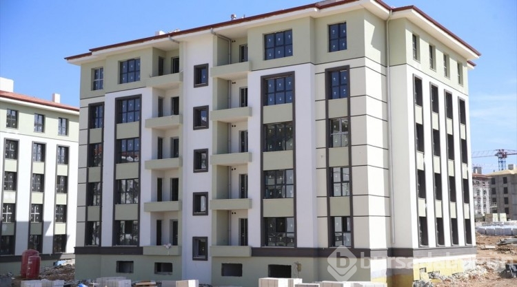 Malatya'daki deprem konutlarında dış cephe işlemleri yapılıyor
