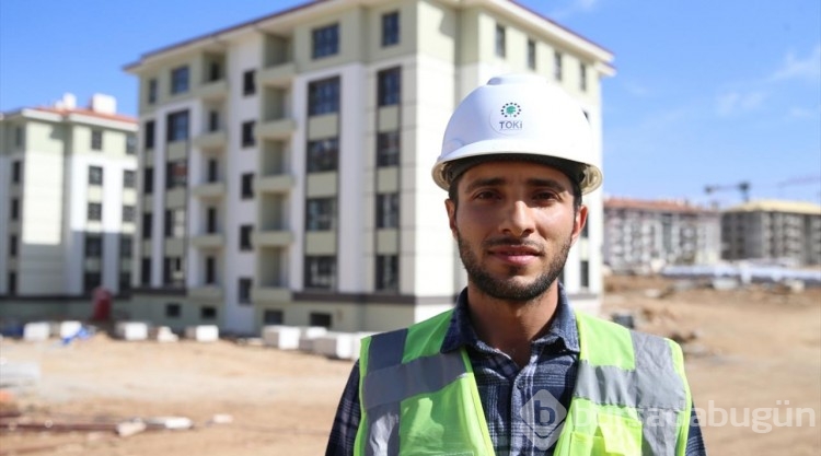 Malatya'daki deprem konutlarında dış cephe işlemleri yapılıyor
