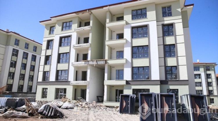 Malatya'daki deprem konutlarında dış cephe işlemleri yapılıyor
