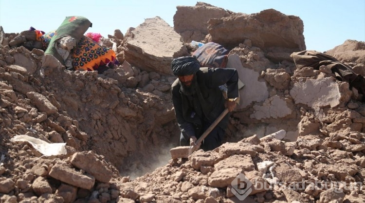 Afganistan'daki depremlerden sonra arama kurtarma çalışmaları sürüyor