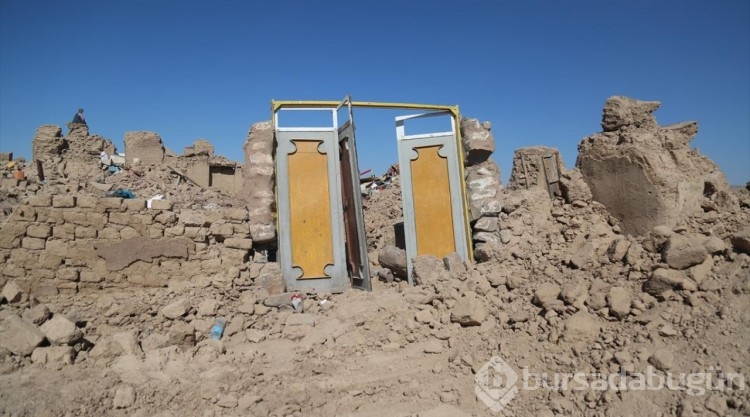 Afganistan'daki depremlerden sonra arama kurtarma çalışmaları sürüyor