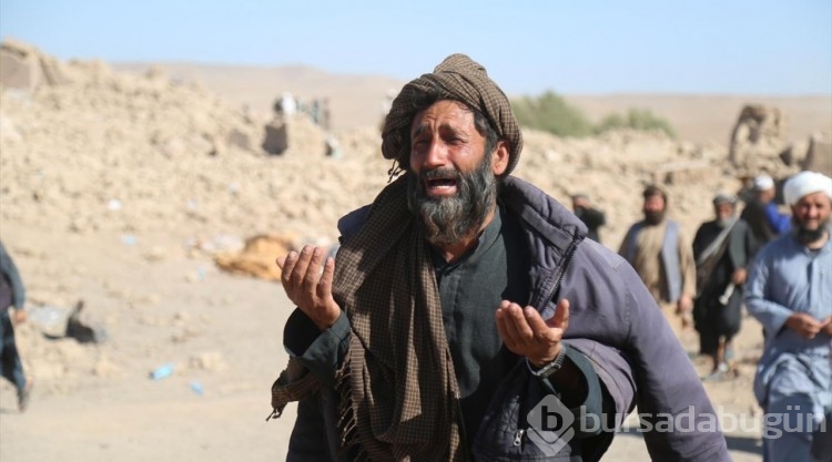 Afganistan'daki depremlerden sonra arama kurtarma çalışmaları sürüyor