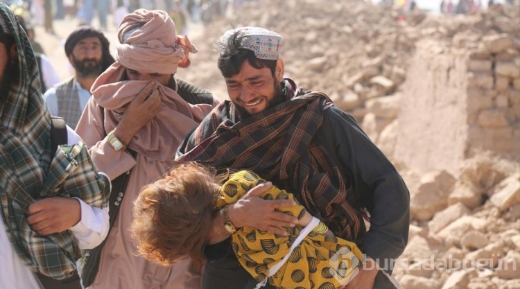 Afganistan'daki depremlerden sonra arama kurtarma çalışmaları sürüyor