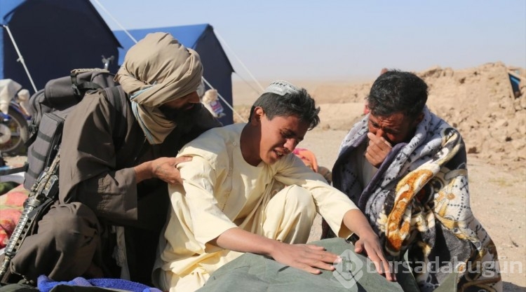 Afganistan'daki depremlerden sonra arama kurtarma çalışmaları sürüyor