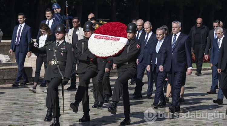 Avusturya Başbakanı Karl Nehammer, Anıtkabir'i ziyaret etti