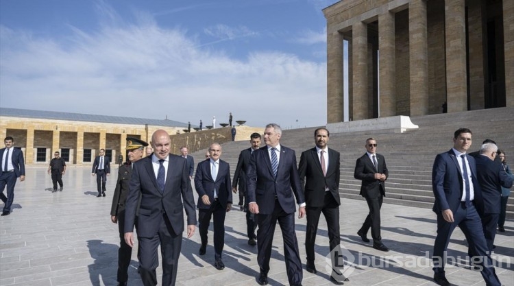 Avusturya Başbakanı Karl Nehammer, Anıtkabir'i ziyaret etti