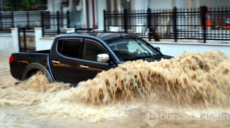 Meteoroloji'den 11 ile sarı uyarı: Su baskınlarına dikkat
