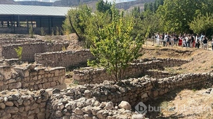 21 yıl önce kaçak kazı sonucu keşfedilmişti..