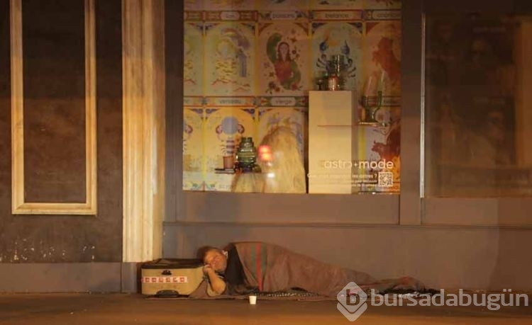 Avrupa'da sokaklar evsizlerle dolu!