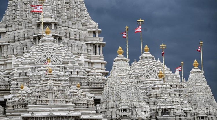 ABD'nin en büyük Hindu tapınağı, 12 yıllık inşa sürecinin ardından tamamlandı