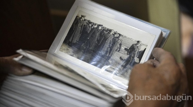 Atatürk'ün TBMM'de dua ettiği fotoğrafın da bulunduğu koleksiyonu TTK'ya bağışladı