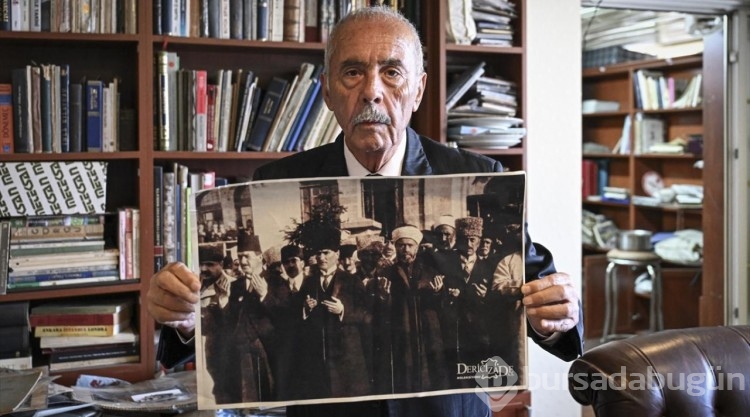 Atatürk'ün TBMM'de dua ettiği fotoğrafın da bulunduğu koleksiyonu TTK'ya bağışladı