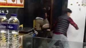 Bursa'da hırsızlık şüphelisine esnaftan meydan dayağı yedi