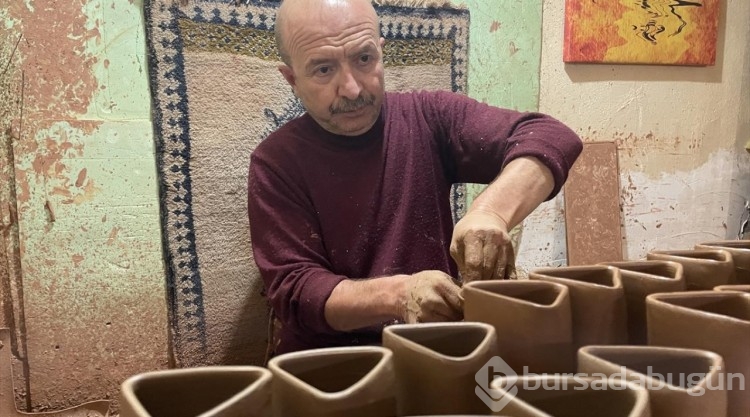 Avanoslu ustanın yaptığı çömlekler akvaryum balıklarına yuva oluyor