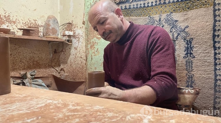 Avanoslu ustanın yaptığı çömlekler akvaryum balıklarına yuva oluyor