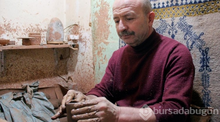 Avanoslu ustanın yaptığı çömlekler akvaryum balıklarına yuva oluyor