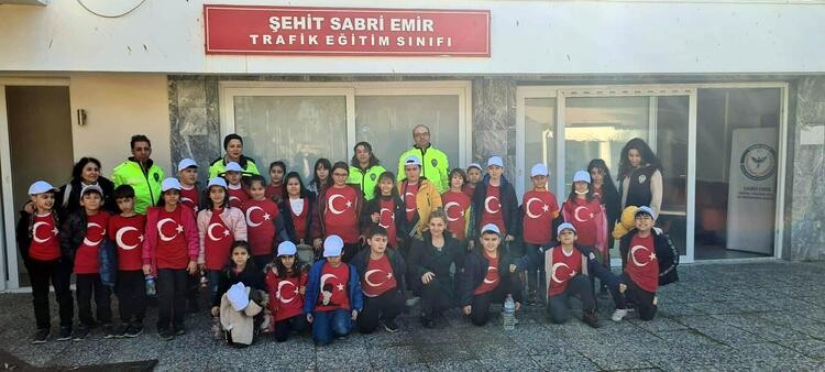 Şehit eşi adına dernek kurdu; kadınların ve çocukların gönüllü destekçisi oldu