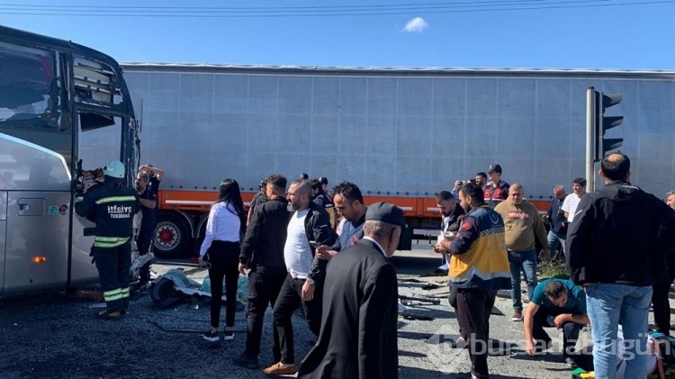 Tekirdağ'da yolcu otobüsüyle TIR çarpıştı