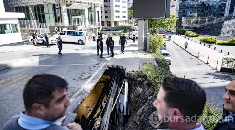 Şişli'de kaldırımda göçük oluştu