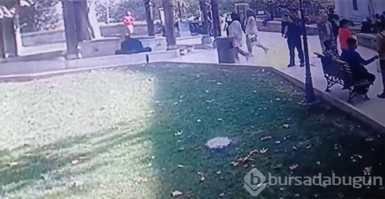 Bursa'da abdest alan adamın cüzdanını çaldılar! O anlar kamerada