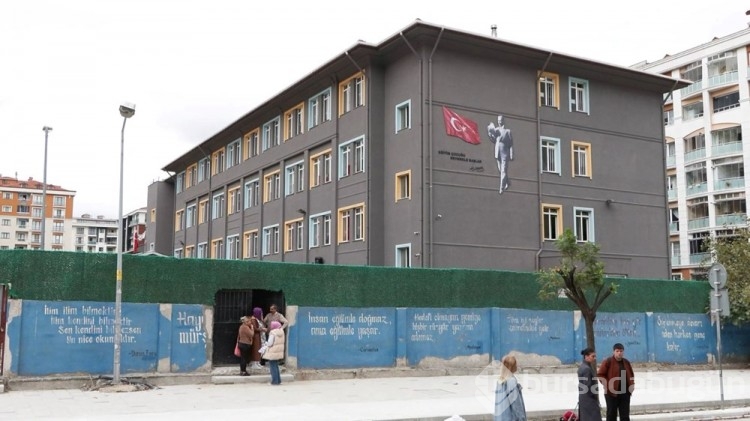 Beylikdüzü'nde okul basan veli ve arkadaşı yeniden gözaltına alındı