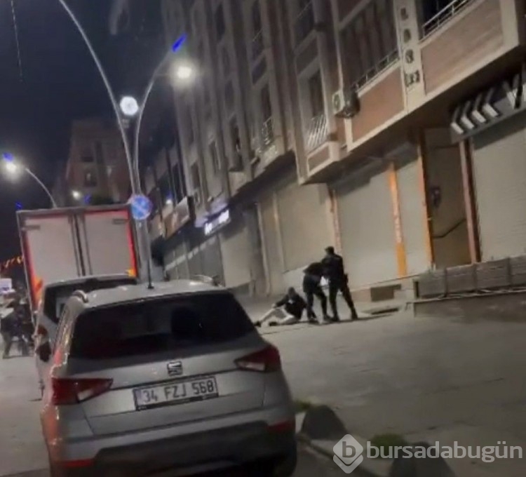 İstanbul Sultangazi'de silahlı kavga
