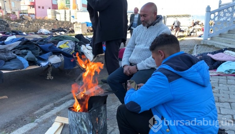 Ardahan soğukluğunda ateş yakıp ısındılar