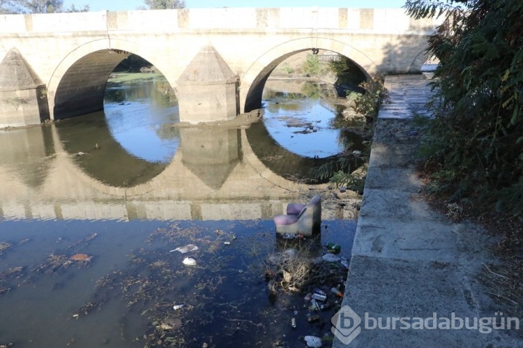 Tunca Nehri çöplüğe döndü
