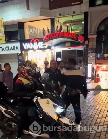 İstanbul'da polisten kaçan şüpheliyi çelme atarak durdurdular
