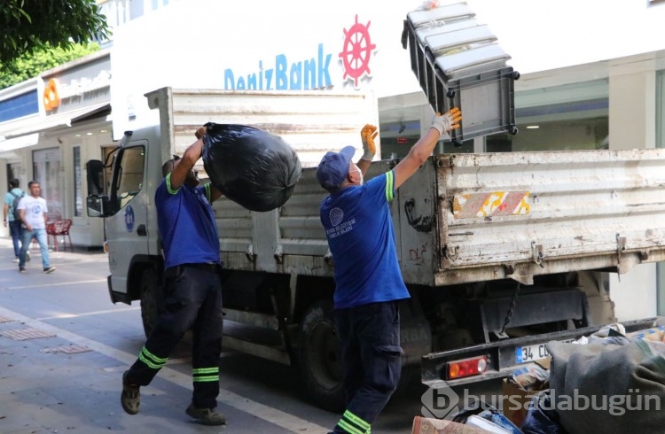 Adana'da çöple dolu ev: "Eşim öldükten sonrasını hatırlamıyorum"