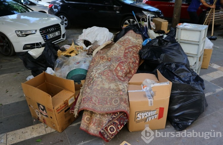 Adana'da çöple dolu ev: "Eşim öldükten sonrasını hatırlamıyorum"