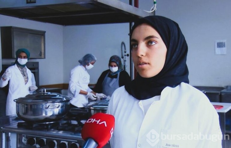 Taşımalı eğitimle okuyup, mezun olduğu okulda işe başladı