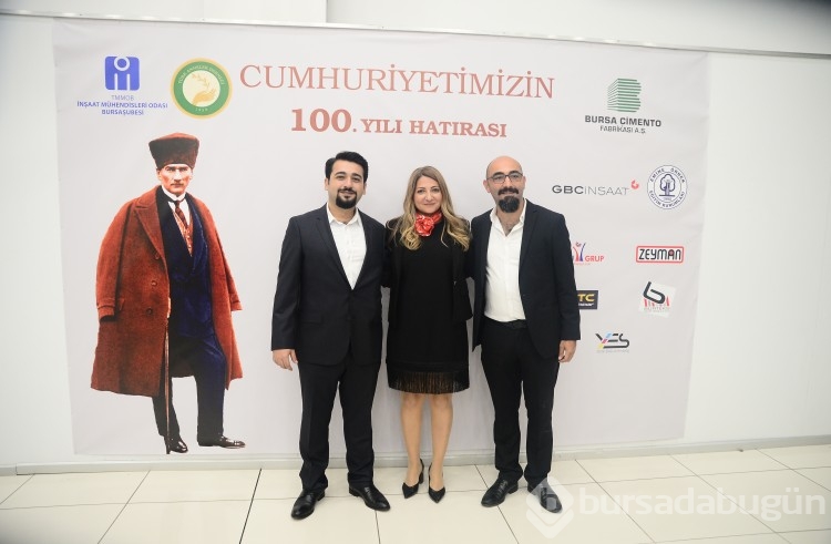 Cumhuriyet'i Atatürk'ü anarak kutladılar