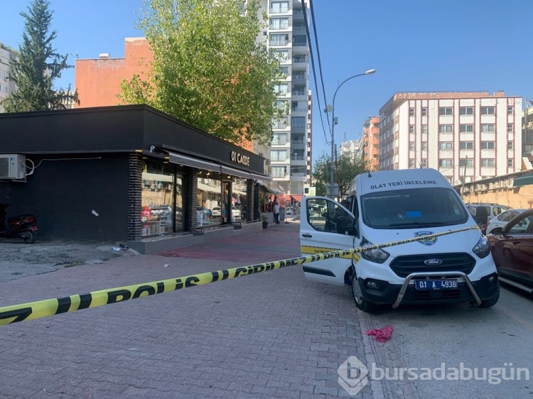 Adana'da motosikletli infaz (Mağazaya kurşun yağdırdılar)