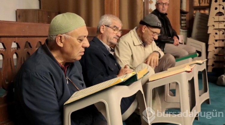 Camilerde Mehmetçik ve Filistin için dua edildi
