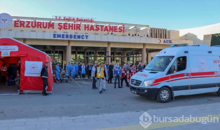 Erzurum Şehir Hastanesi'nde gerçeği aratmayan deprem tatbikatı
