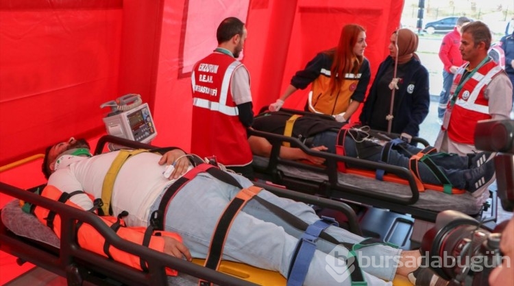 Erzurum Şehir Hastanesi'nde gerçeği aratmayan deprem tatbikatı
