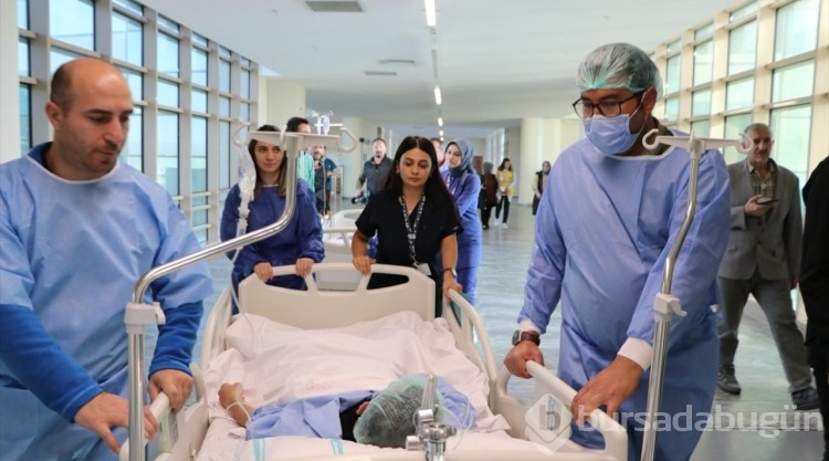 Erzurum Şehir Hastanesi'nde gerçeği aratmayan deprem tatbikatı
