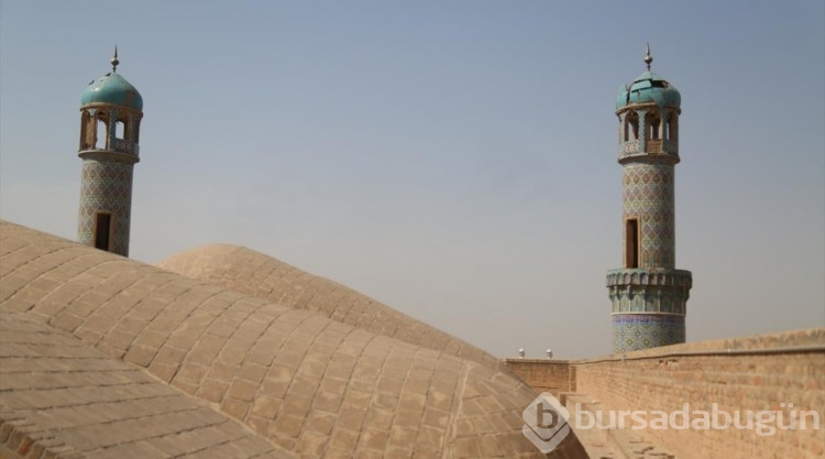 Afganistan'da bulunan Herat Ulu Cami'nin bir kısmı deprem sonucu yıkıldı
