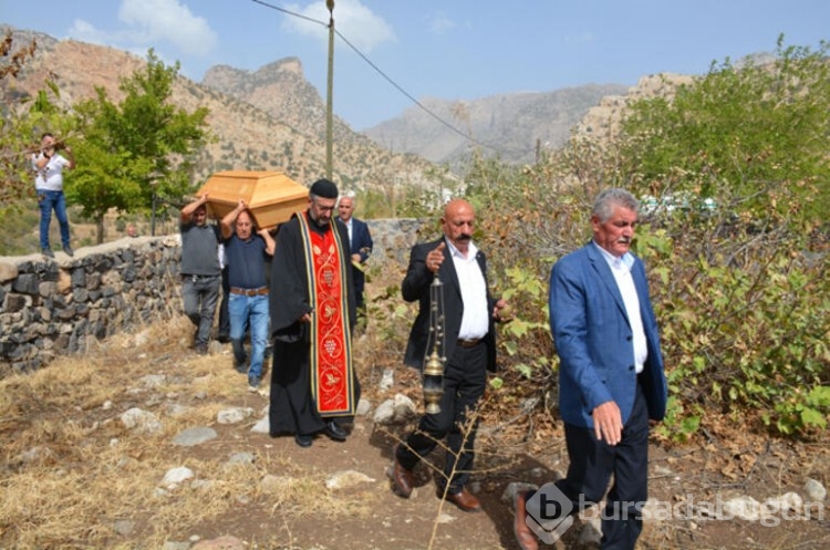 Almanya'da 20 yıl önce ölen Süryani kadının cenazesi, memleketi Silopi'de defnedildi
