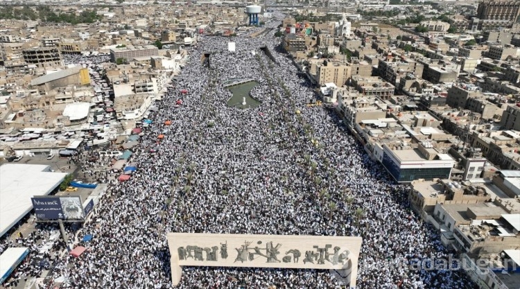 Iraklılar Tahrir Meydanı'nda toplanarak Filistinlilere destek gösterisi yaptı
